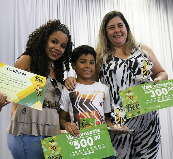 Aluno da EMEF Ceclia Meireles vence concurso de soletrao em ingls Spelling Bee